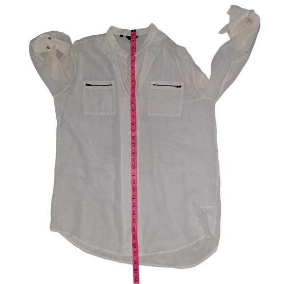 (W) Sheer Blouse From Guess - Picture 4 of 8